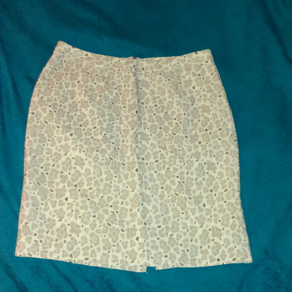 Ann Taylor Loft Neutral print skirt